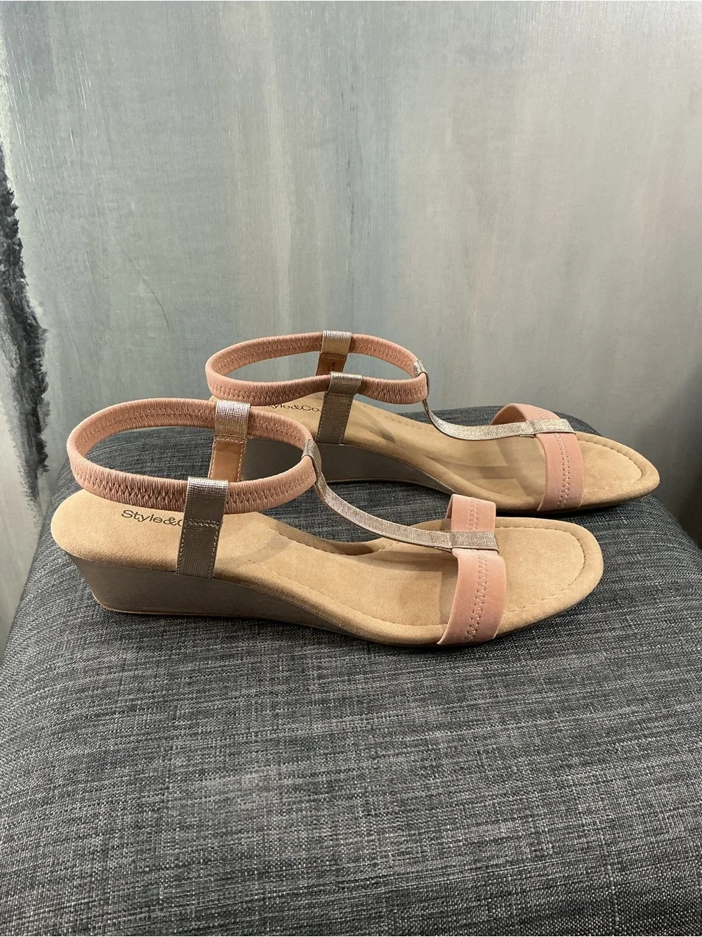 NIB Style & Co. Step ’N Flex Voyage T-Strap Wedge Sandals - Rose Gold - Size 12M